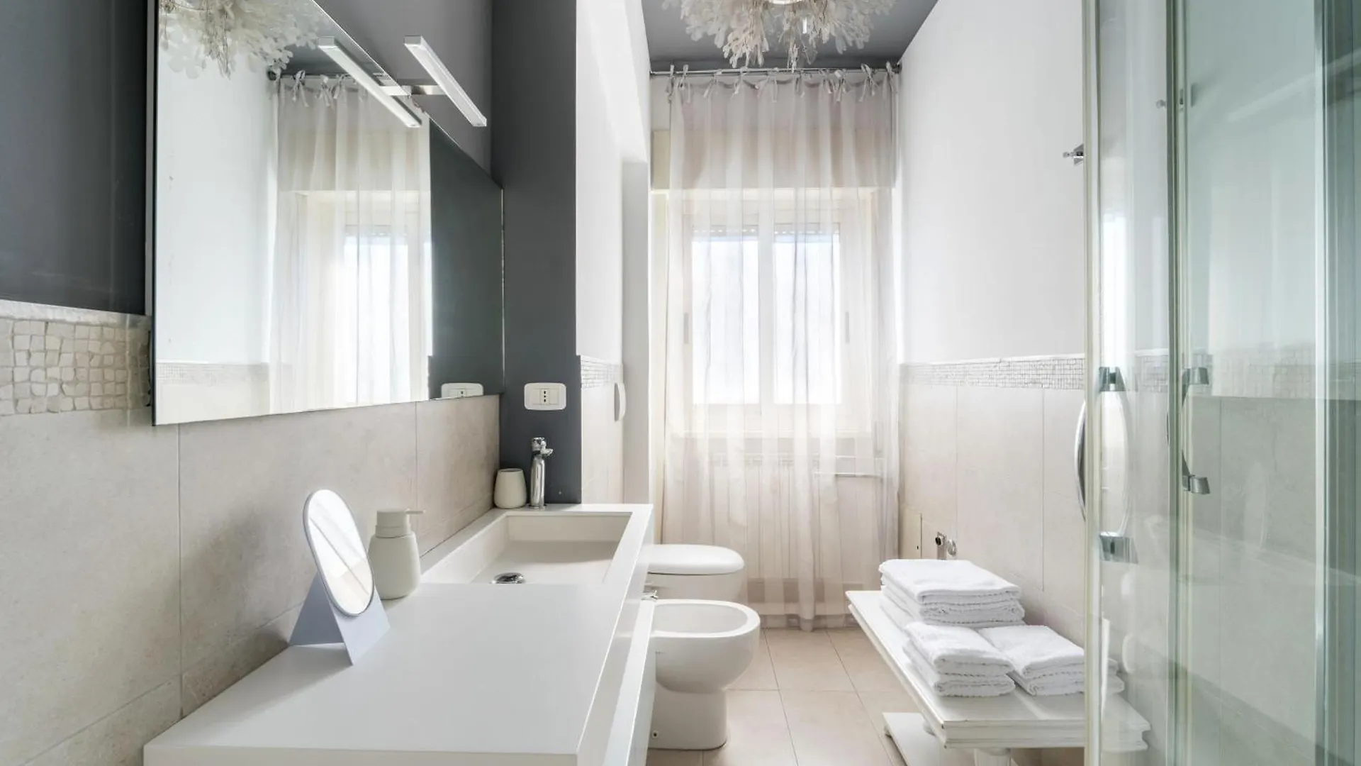 Apartament Maison Lumiere, Design Apt 5 Min From Tiburtina Station