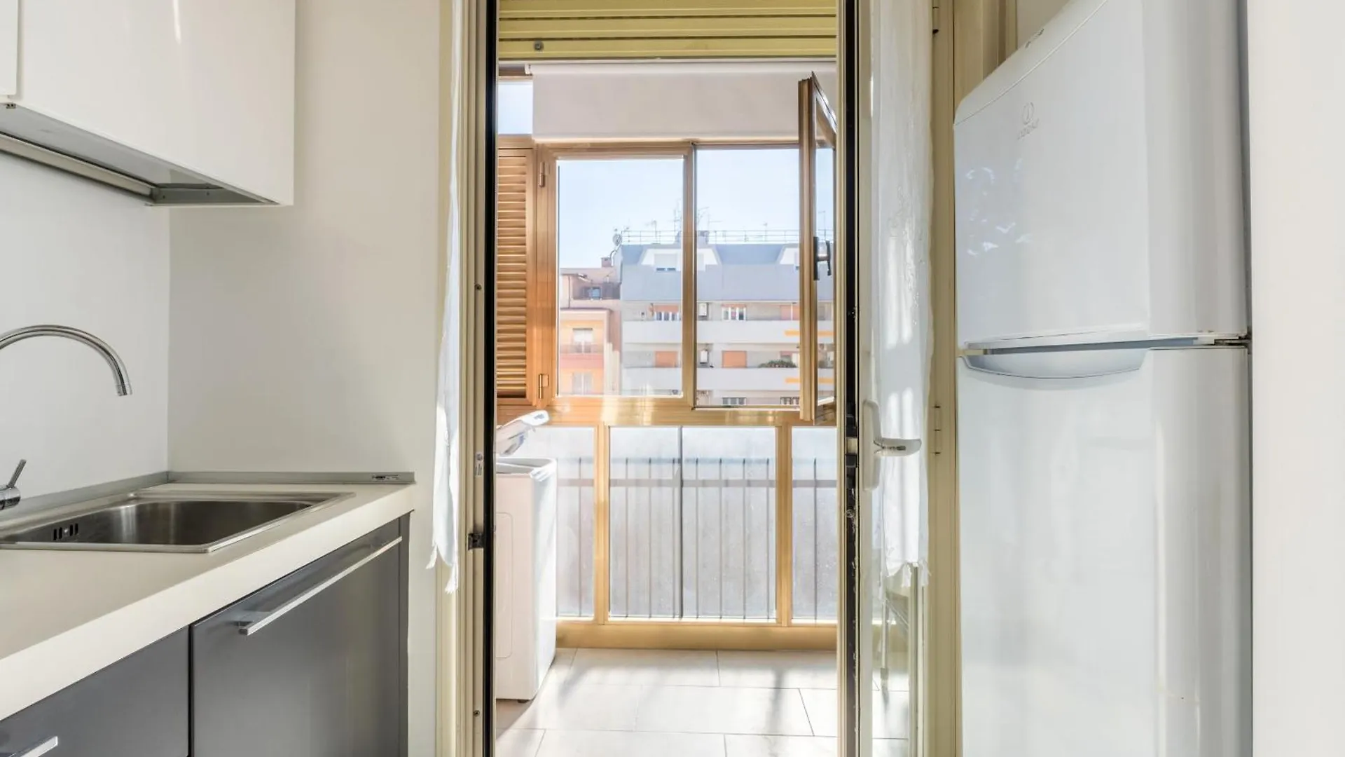 Maison Lumiere, Design Apt 5 Min From Tiburtina Station Apartament